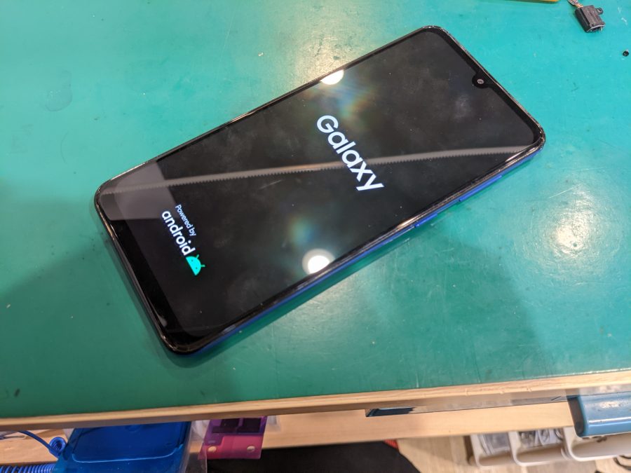 GalaxyA30 SCV43(ギャラクシー)の外装交換はスマホ修理工房ペリエ千葉店へ！