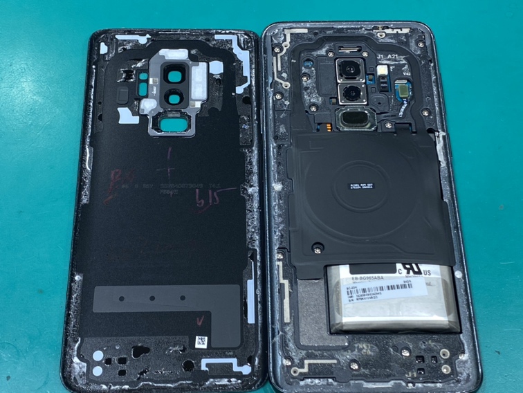 バッテリーが膨張してバックパネルが浮いてきた……そのようなお悩みもスマホ修理工房イオンモール松本店にお任せください！