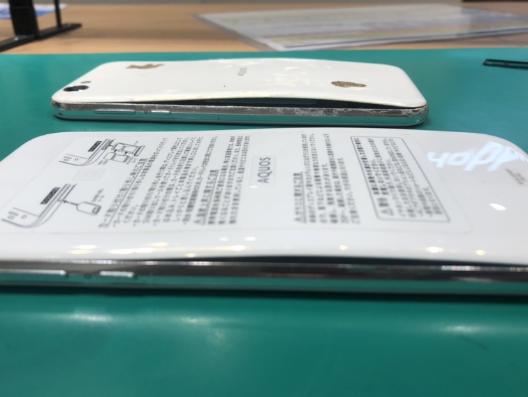 AQUOS（アクオス）R2のバッテリーが膨らんできてしまった・・・そんな時はスマホ修理工房イオンモール松本店にご相談ください♫