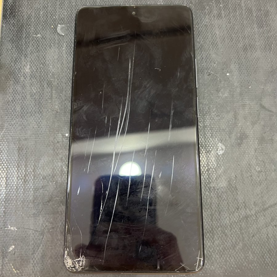 【画面割れ修理】Xiaomi 11T Pro【シャオミ】落としてしまった...!【スマホ修理工房テラスモール湘南店】