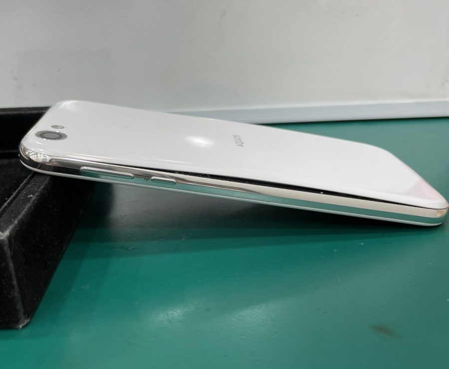 このままだと危険！バッテリー膨張修理【バッテリー交換】AQUOS R (アクオス アール)バッテリーが膨らんでる！？【スマホ修理