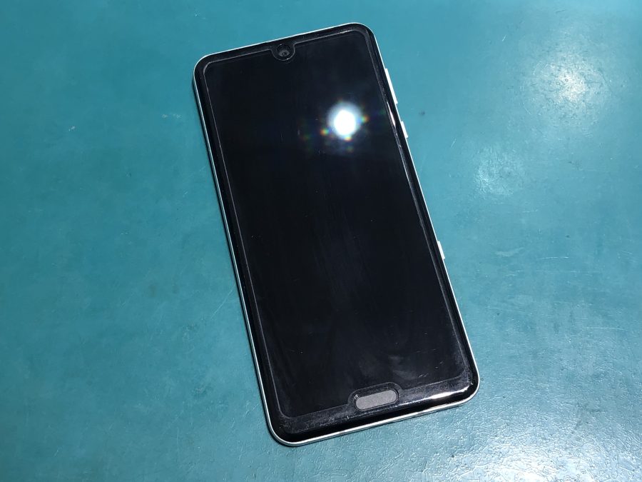 AQUOS R3のバッテリーが膨らんでしまった・・・そんなときはスマホ修理工房イオンモール松本店にお任せください！