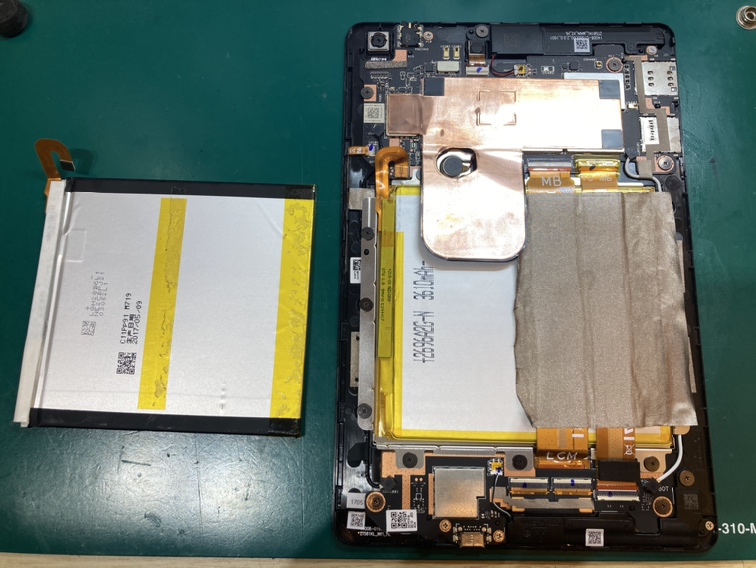 Zenpad 3 8.0(Z581KL)のバッテリー交換も即日対応しております✨【スマホ修理工房新宿PePe店】