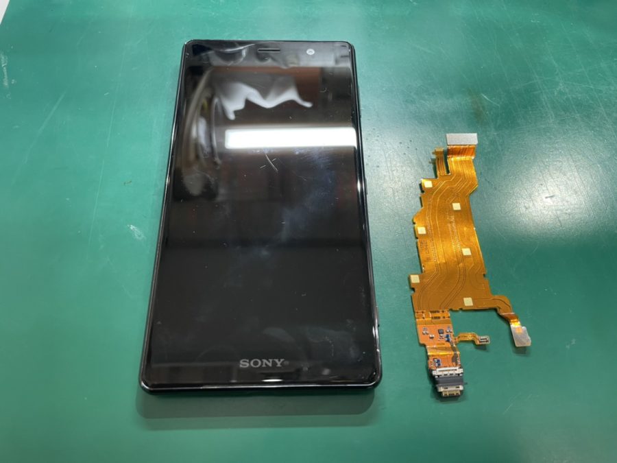 充電ができなくなったXperia XZ2 Premium（エクスペリア）の修理も「スマホ修理工房　池袋P'パルコ本店」へ！