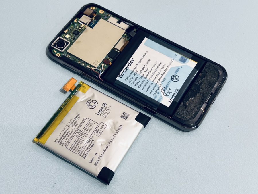 背面が浮いてきた！AQUOS R(アクオス)のバッテリー膨張の修理ならスマホ修理工房水戸OPA店にお任せください！！