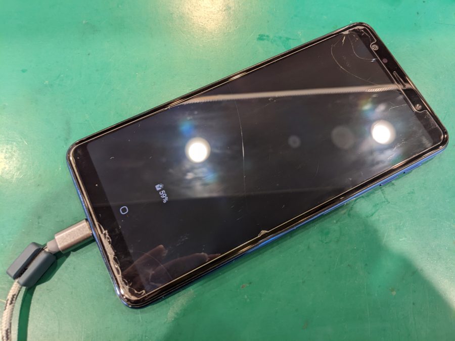 GalaxyA7(ギャラクシー)のバッテリー交換ならスマホ修理工房ペリエ千葉店へ！