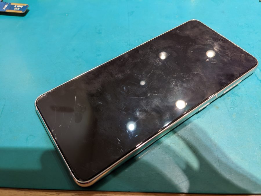 GalaxyS21(ギャラクシー)の画面割れ修理ならスマホ修理工房イオンモール松本店にお任せ下さい！！！