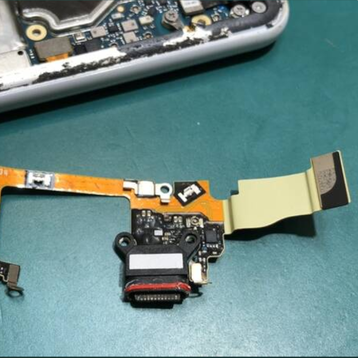 充電ができない緊急事態も修理で解決！Google Pixel 3（グーグルピクセルスリー）充電コネクタ交換修理【スマホ修理工房コ