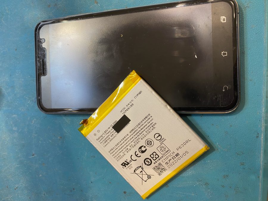 仙台市からお越しのお客様から電源が付かないAQUOS　R（アクオス）のバッテリー交換承りました！！　【スマホ修理工房仙台PARC