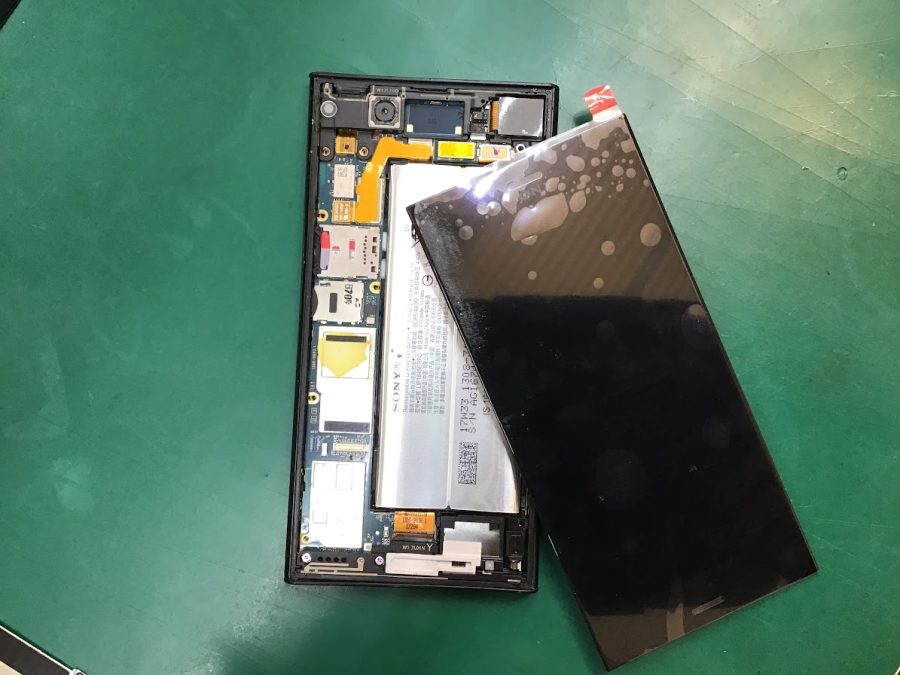 Xperia XZ1の液晶破損！最短即日・データそのままで修理対応可能です♪【スマホ修理工房港北TOKYU S.C.店】