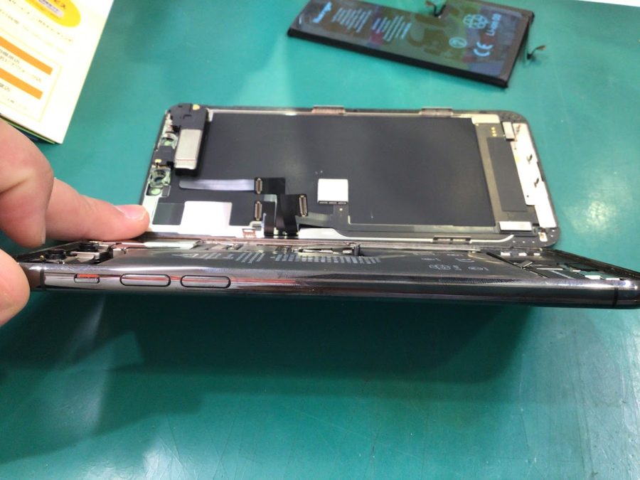 iPhone11Proのバッテリー持ち、そろそろ悪くなってきていませんか？データそのまま・最短即日修理いたします
