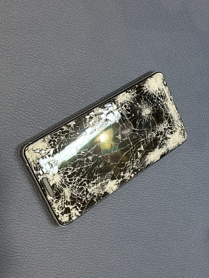 画面の損傷がかなり激しいAQUOSsense4（アクオスセンスフォー）の画面交換を行いました!