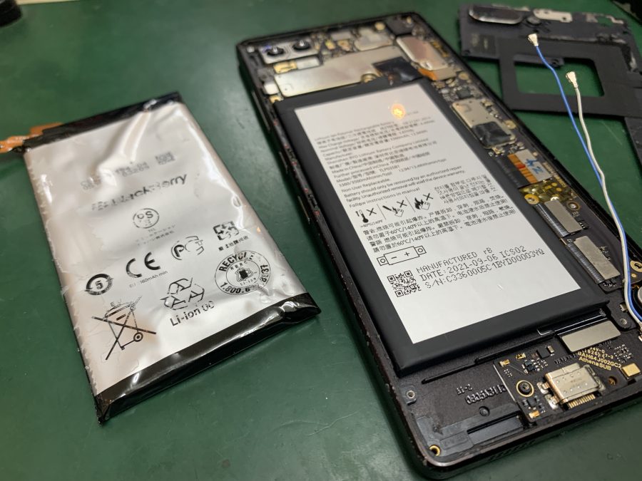 BlackBerry KEY2のバッテリー交換のご依頼を頂きました！