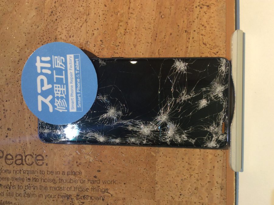 Galaxy A41(ギャラクシーA41)落としてしまいガラスが割れて画面表示もできなくなった…(ノД`)・゜・。