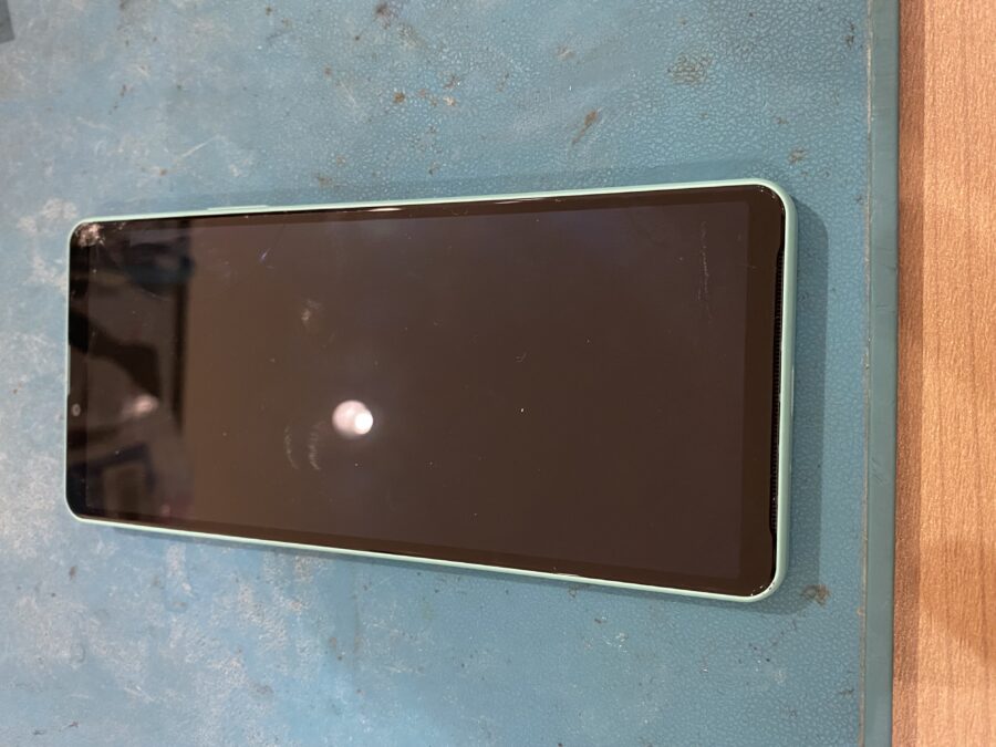 落としてしまい画面の映らないXperia10Ⅳ(エクスペリアテンマークフォー)パネルの交換を行いました。