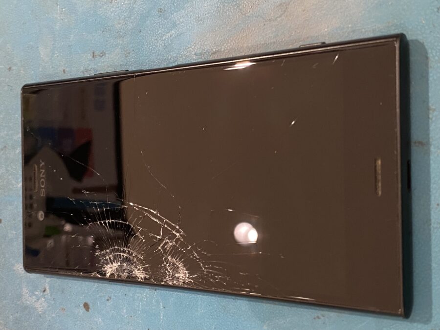 画面が割れ操作が出来ないXperiaXZ1(エクスペリアエックスゼットワン)をお持ち込み頂きました!