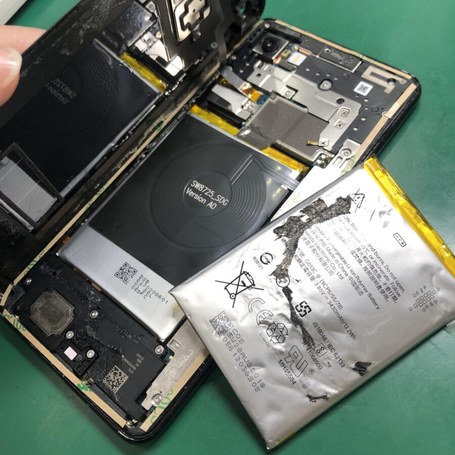 Google Pixel 3XL（ピクセル）のバッテリー膨張修理【スマホ修理工房　池袋P'パルコ本店】