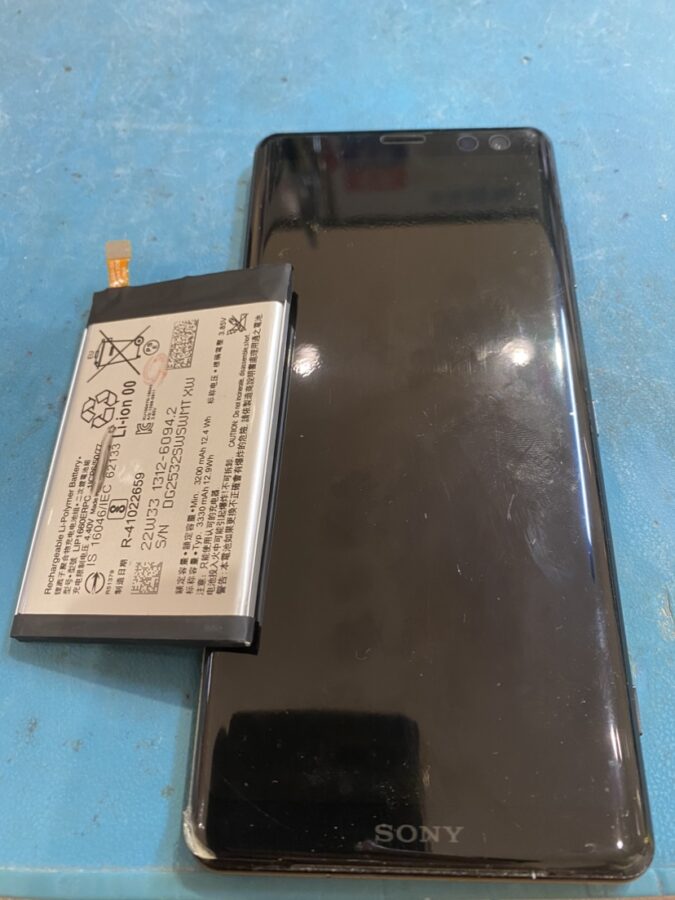 仙台市からお越しのお客様よりXperiaXZ3(エクスペリア)のバッテリー修理を行いました!【スマホ修理工房仙台PARCO2店】