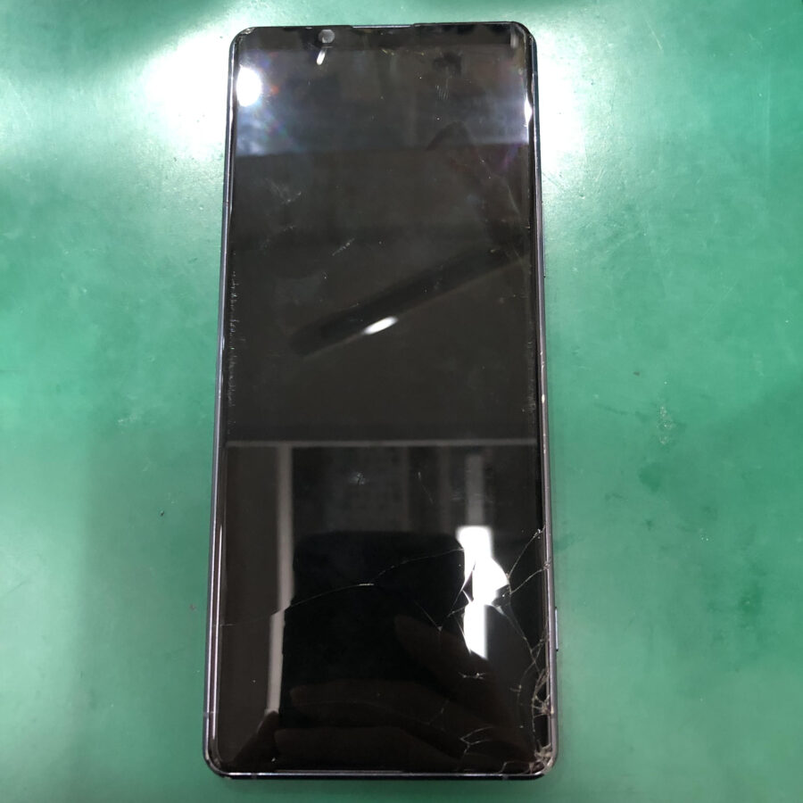 Xperia 1Ⅱ（SO-51A/SOG01/XQ-AT42/XQ-AT52）の画面割れ交換！最短即日・データそのままで修理対応