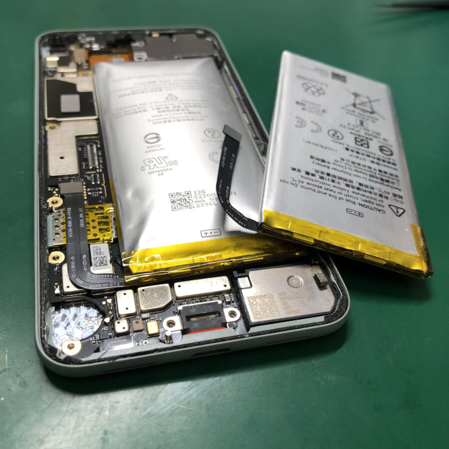 Google Pixel5（ピクセル5）のバッテリー膨張！！最短即日・データそのままで修理対応可能ですよ👍【池袋P’パルコ本店】