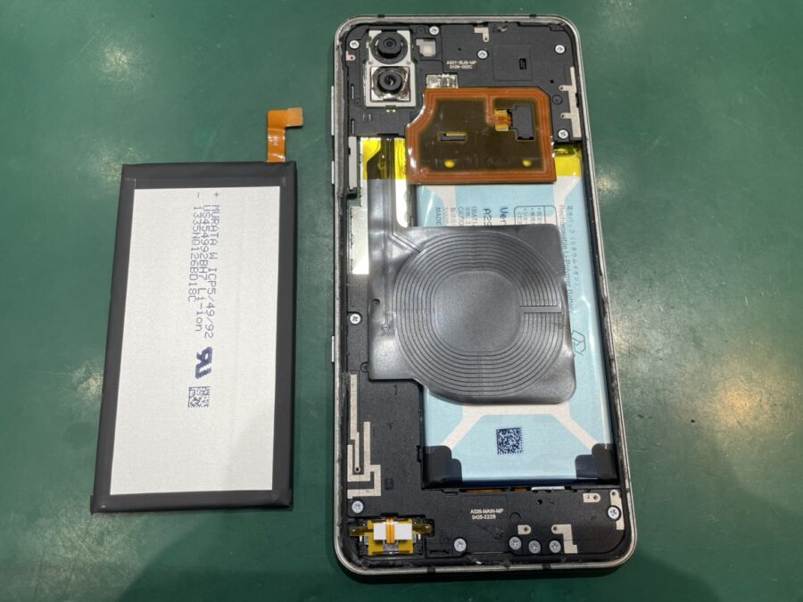 AQUOS R3(アクオス)のバッテリー交換は、「スマホ修理工房　池袋P'パルコ本店」にお任せください！
