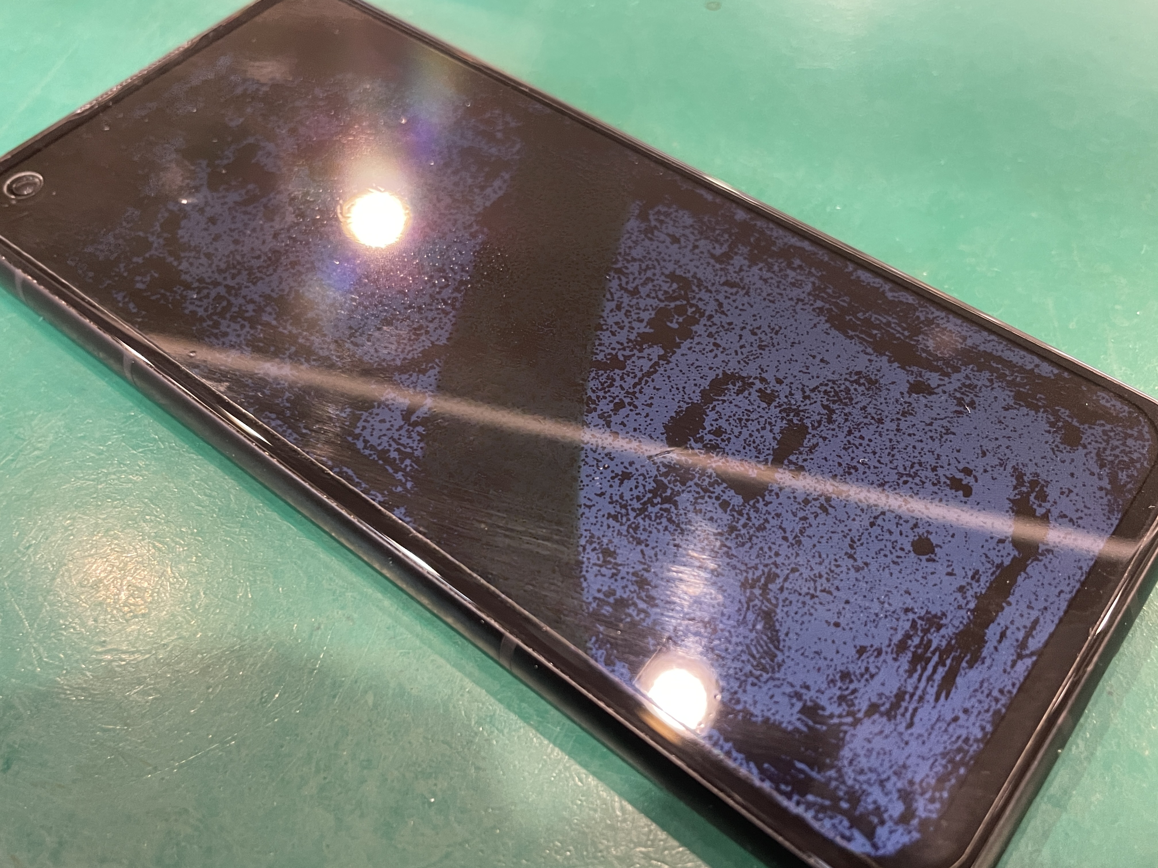 Zenfone8(ゼンフォン)の画面がうつらない！画面交換ならスマホ修理工房ペリエ千葉店へご相談ください！！
