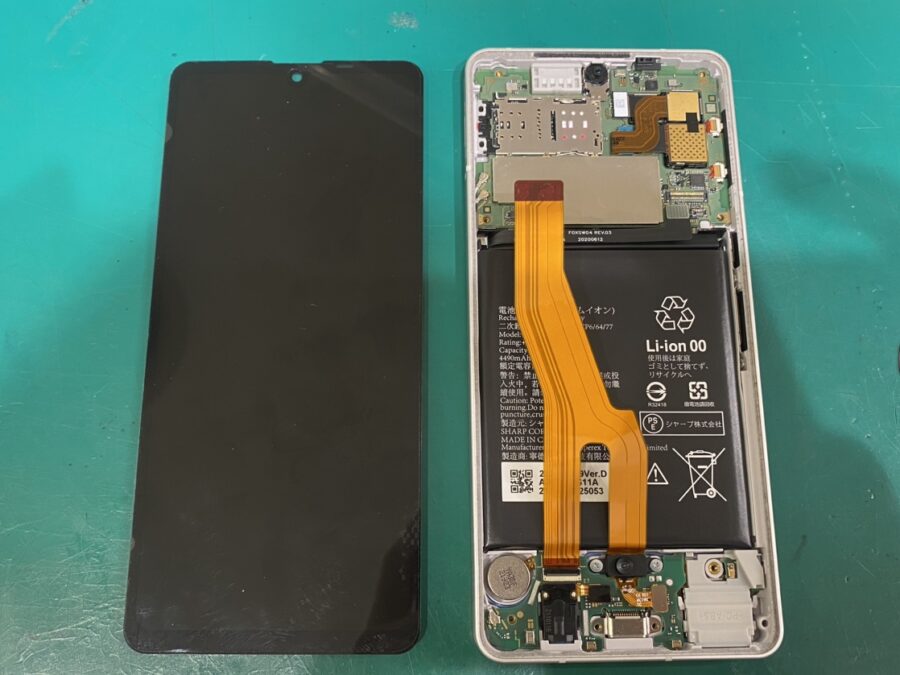 AQUOS sense6(アクオス センス)の電池持ちでお悩みの方はぜひ当店でバッテリー交換を！【スマホ修理工房新宿PePe店】