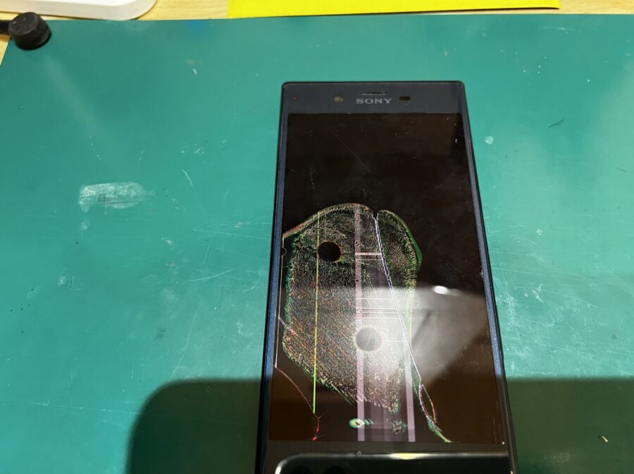 XperiaXZ(エクスペリアエックスゼット)画面交換行いました！