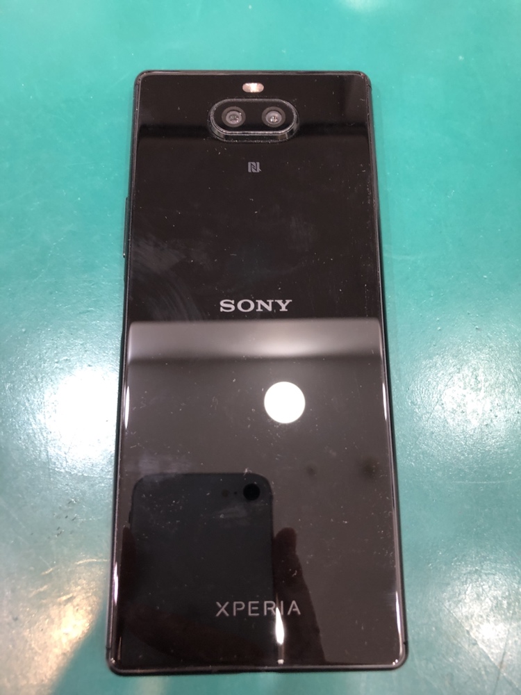 【バッテリー交換修理】茅ヶ崎からお越しのお客様より、Xperia8(エクスペリアエイト)をお持ち込みいただきました！