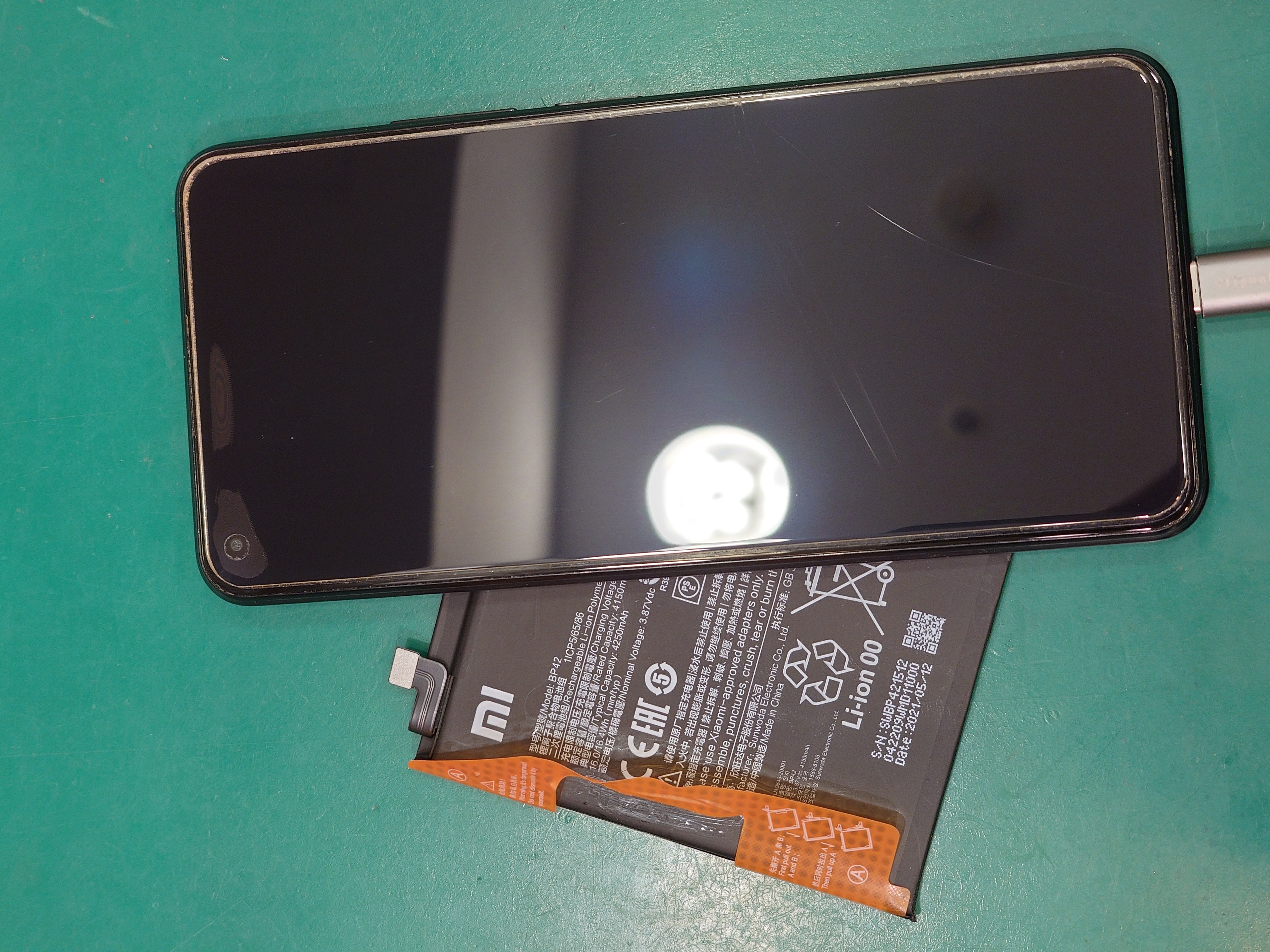 【バッテリー交換修理】藤沢市からお越しのお客様より、Xiaomi MI 11 LITE(シャオミ MI 11 LITE)
