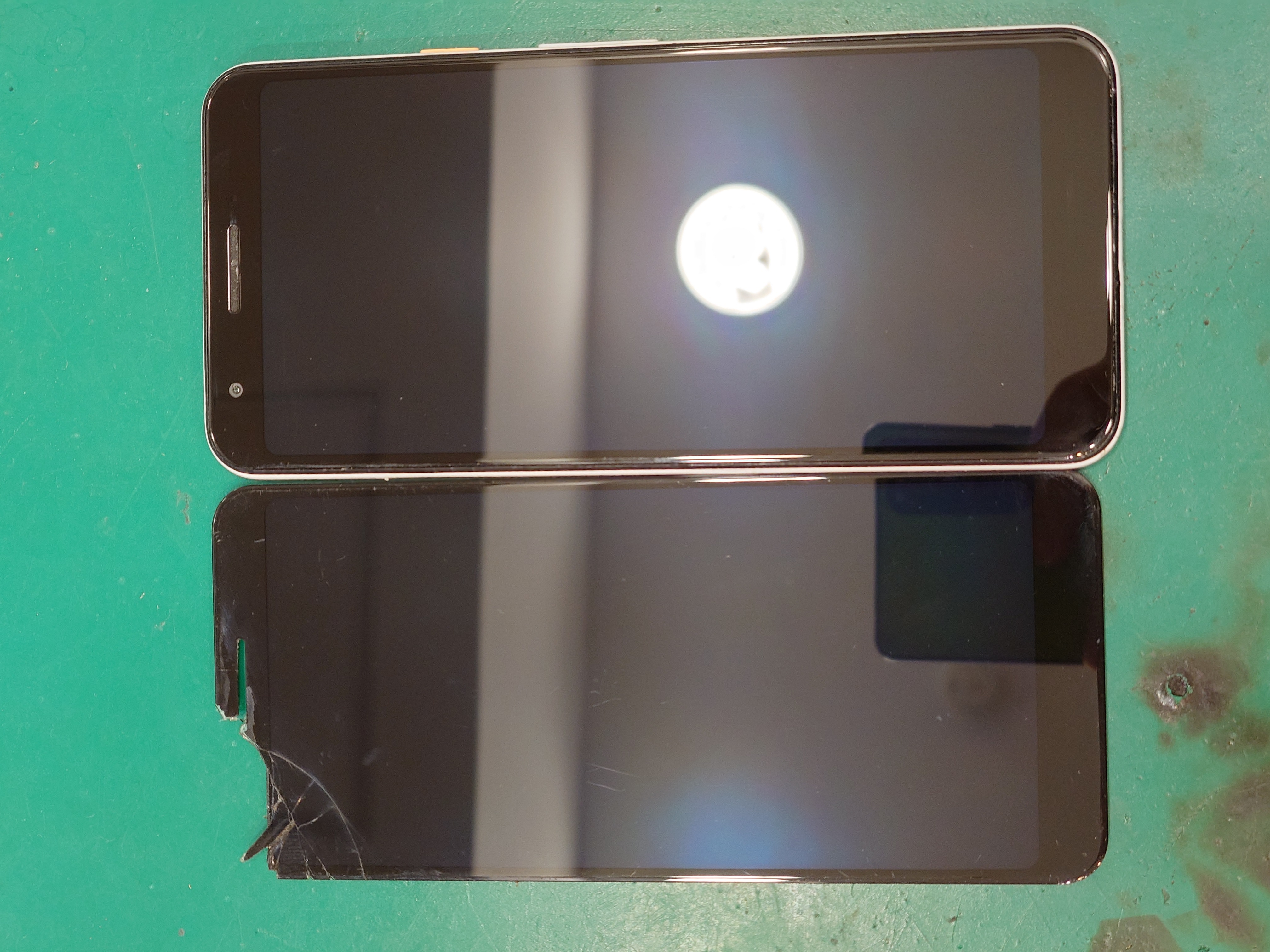 【画面交換修理】茅ヶ崎市からお越しのお客様より、Google Pixel 3a(グーグル ピクセル 3a)をお持ち込みいただき