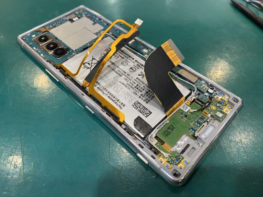Xperia 5(エクスペリア)SO-01Mのバッテリー交換ならスマホ修理工房ペリエ千葉店へお任せ！