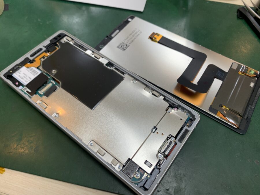 XperiaXZ2のバッテリー交換修理を行いました！