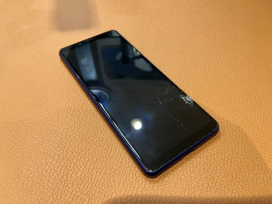 画面のガラスが割れてしまったXperia10Ⅱ（エクスペリアテンマークツー）修理を行いました