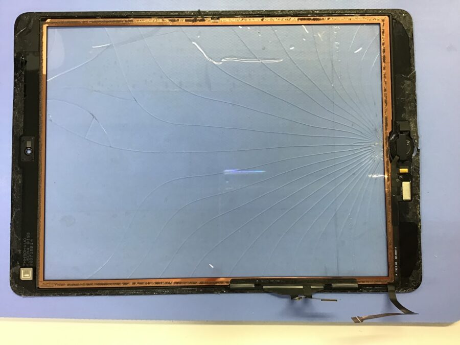 スマホ修理工房王子店/iPad7の画面修理をいたしました！