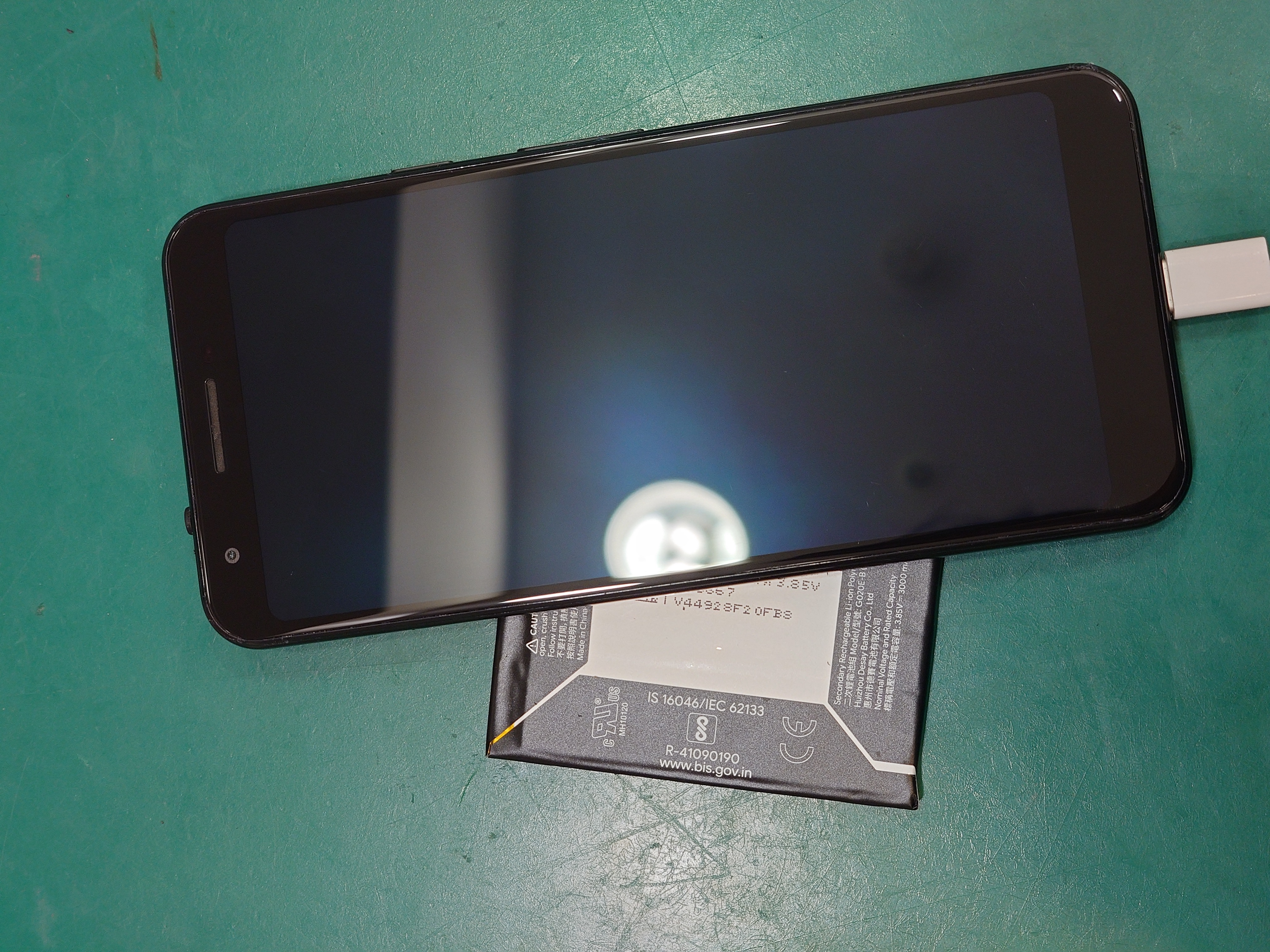 【バッテリー交換修理】藤沢市からお越しのお客様より、Google Pixel3a(ピクセル)をお持ち込みいただきました！