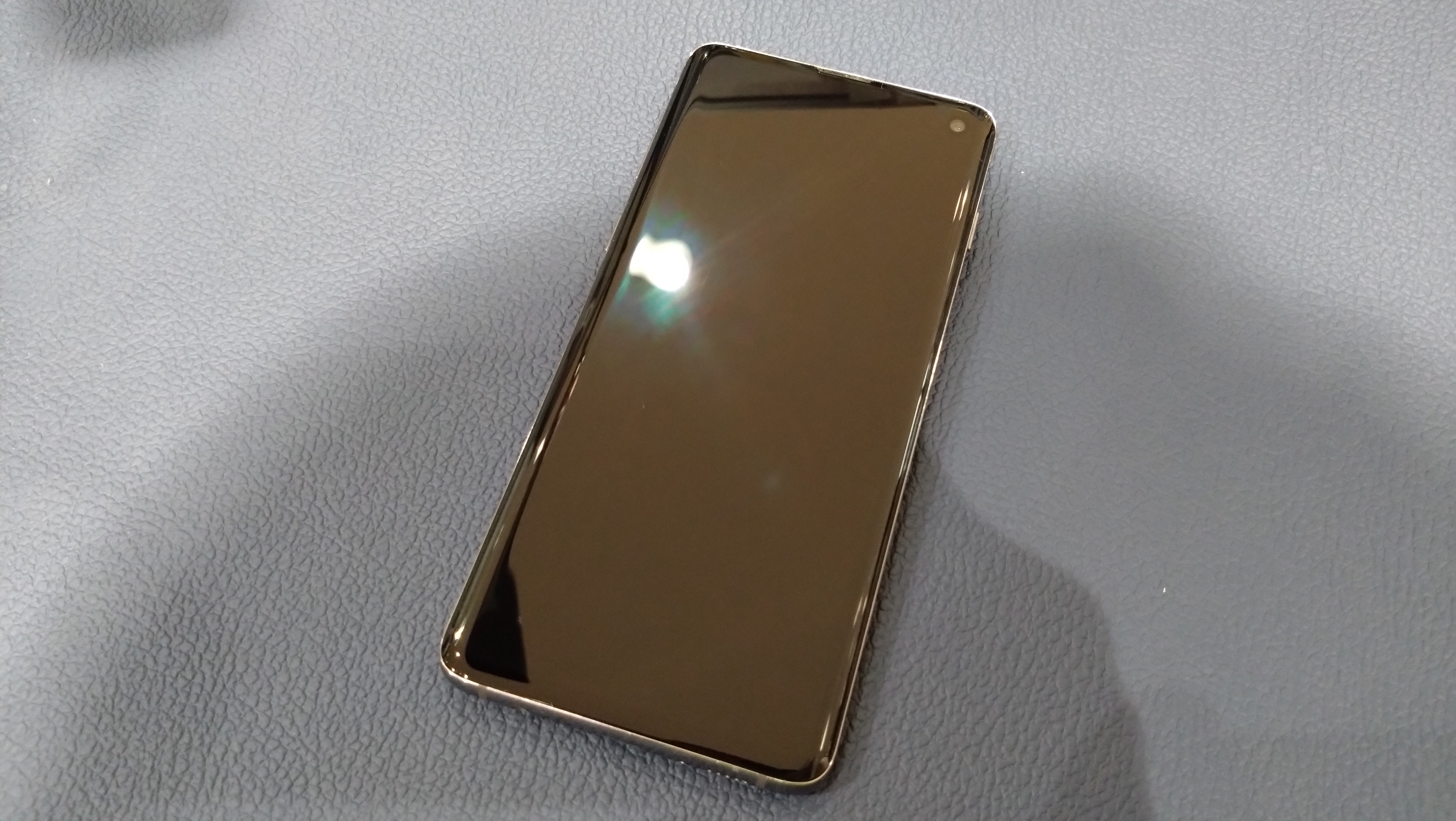 画面がつかなくなってしまったGalaxyS10（ギャラクシーエステン）の修理を行いました!【スマホ修理工房仙台PARCO2店】