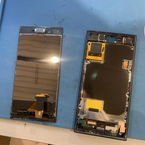 SONY XperiaXZのバッテリー交換ならスマホ修理工房渋谷店！最短10分で交換可能です！