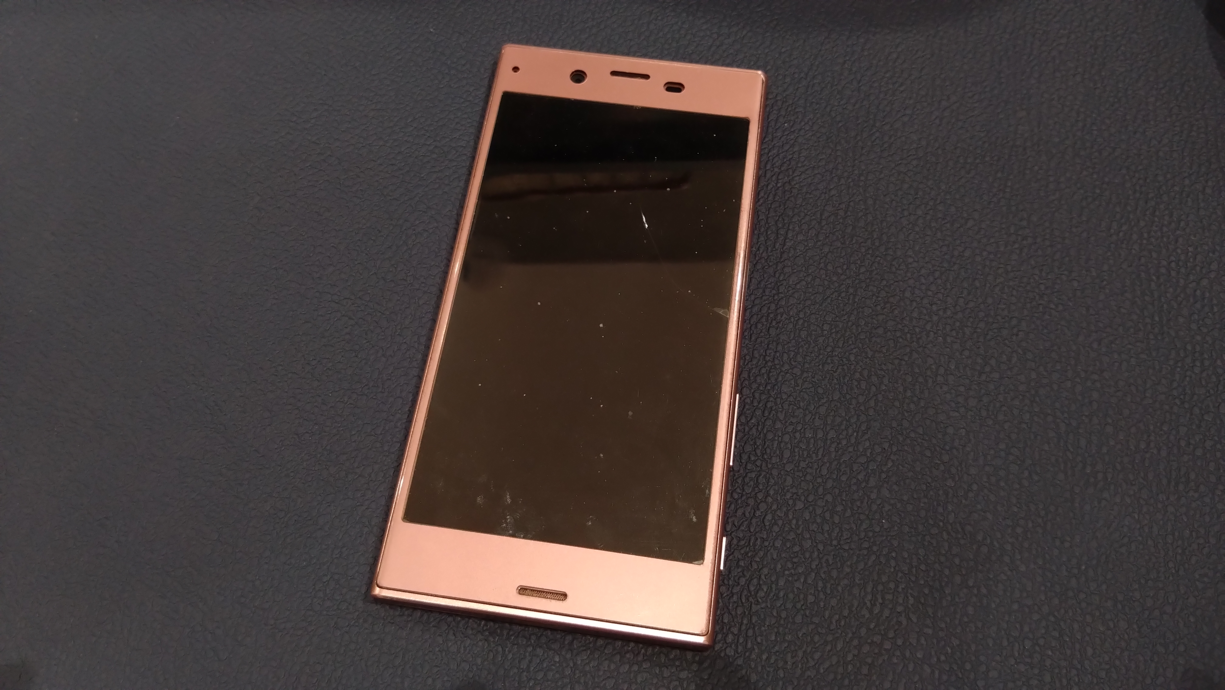 充電が1日持たない…😢Xperia XZ Premium（エクスペリアエックスゼット）バッテリー交換を行いました!