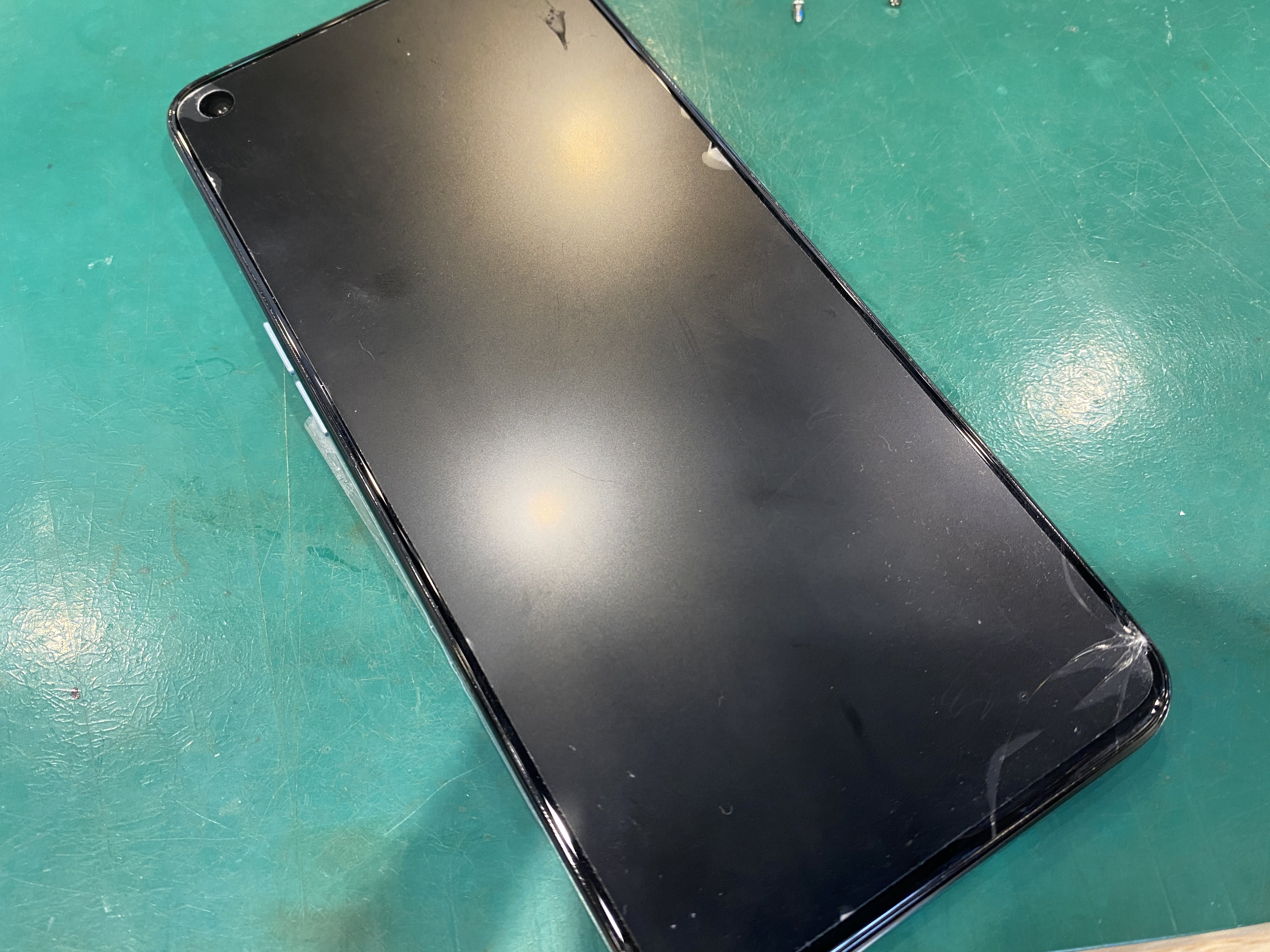 OPPO Reno 5A(オッポ)の画面交換なら当店にご相談ください！データそのままにて修理を承ります！【スマホ修理工房ペリエ千