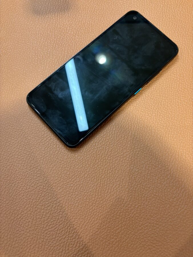 液晶に破損があるZenFone8 （ゼンフォンエイト）画面交換を行いました!【スマホ修理工房仙台PARCO2店】