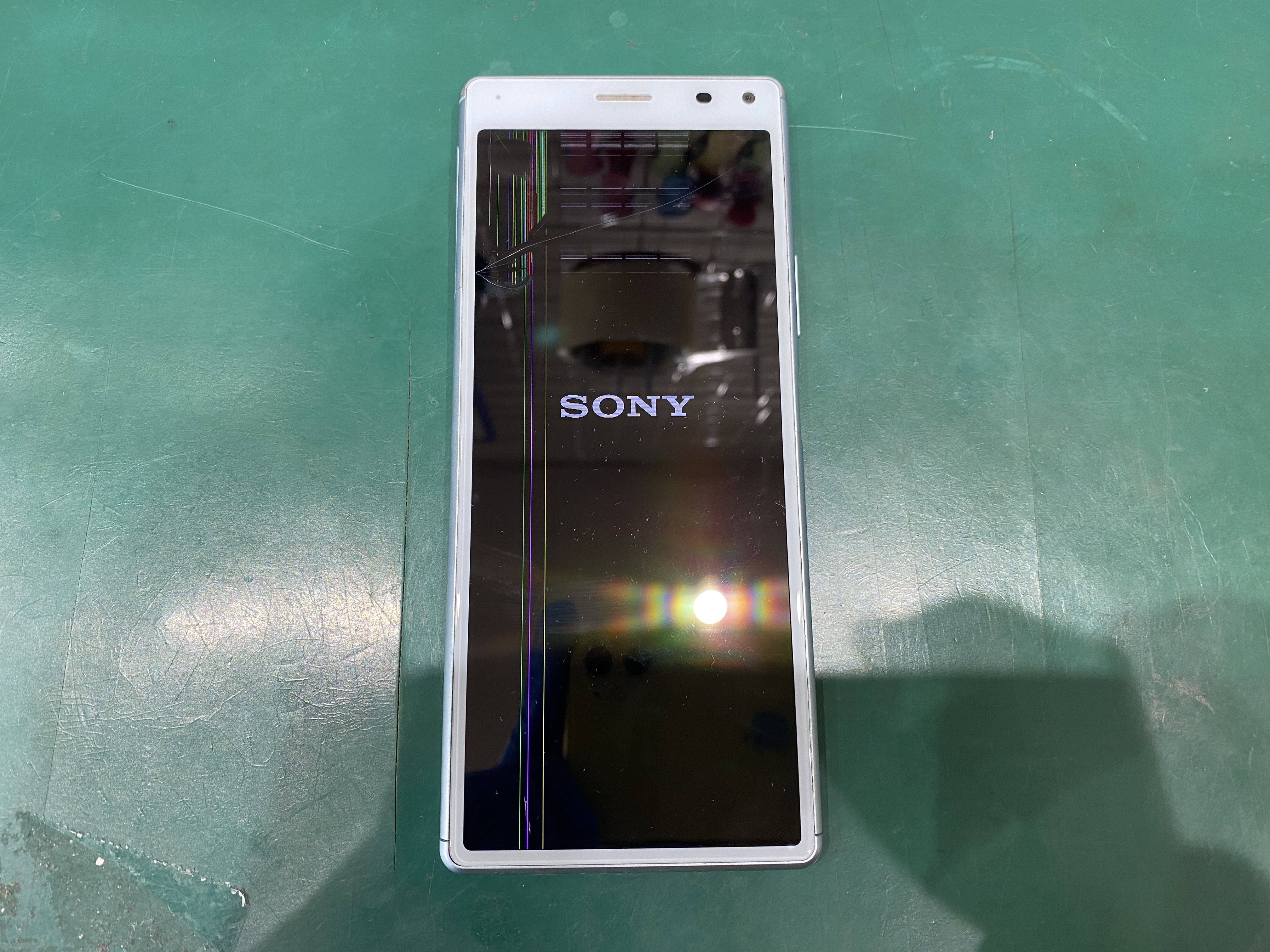 江東区大島・亀戸のスマホ修理屋！Xperia８(エクスペリア)SOV42画面が壊れて操作できない、充電持ちも悪くなった