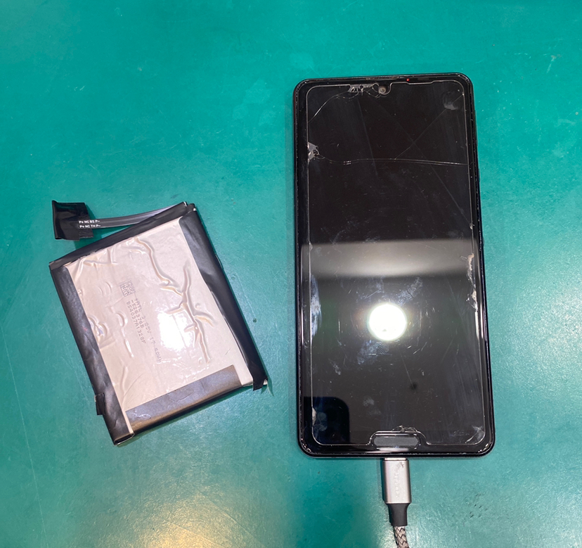 【バッテリー交換修理】藤沢市からお越しのお客様より、AQUOS sense4 lite(アクオス)をお持ち込みいただきました！