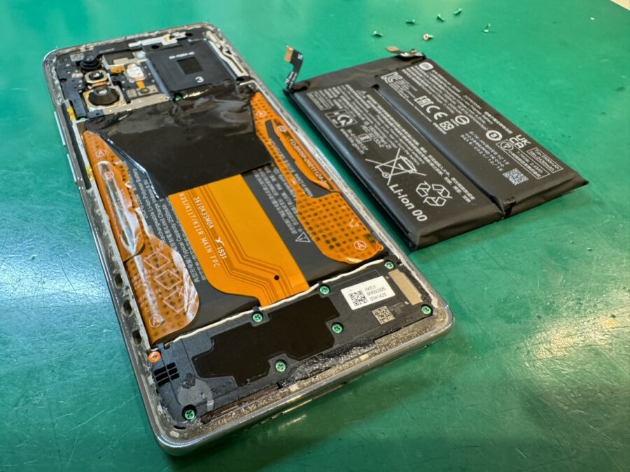 最近増えてきています！Xiaomi 11T Pro（シャオミ）のバッテリー交換をするなら【スマホ修理工房新宿PePe店】へ！