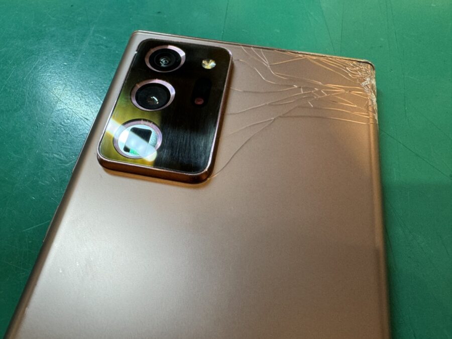 GalaxyNote20Ultra 5G(SC-53A/SCG06)の背面ガラス交換は【スマホ修理工房新宿PePe店】でどうぞ♪
