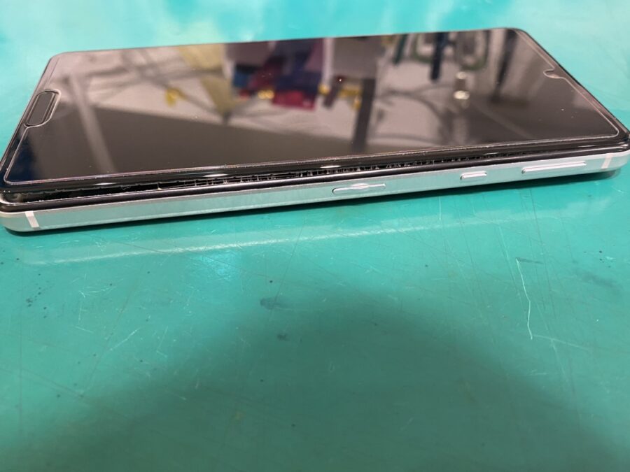 バッテリーが膨張したAQUOS sense4(SH-41A)のバッテリー交換を行いました！【スマホ修理工房新宿PePe店】