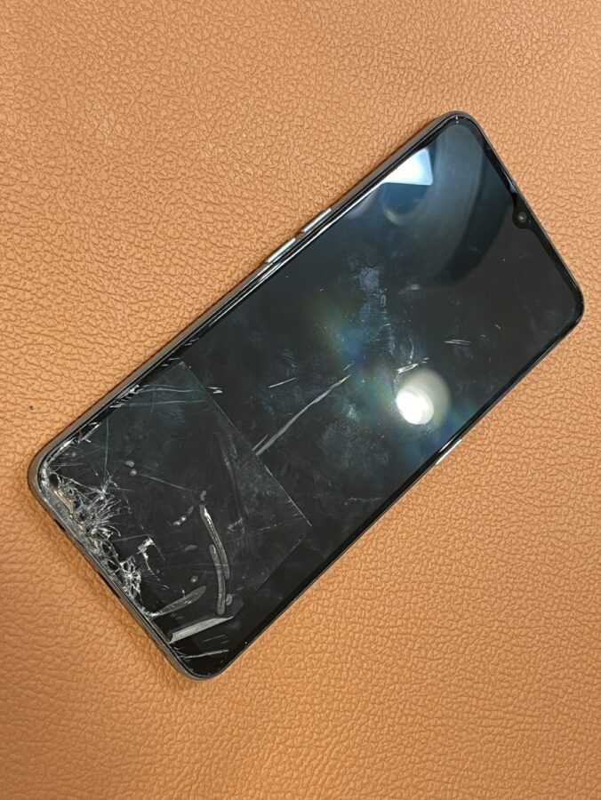 画面の割れたOPPOReno3A(オッポレノスリーエー)パネル交換を行いました。【スマホ修理工房　仙台PARCO2店】