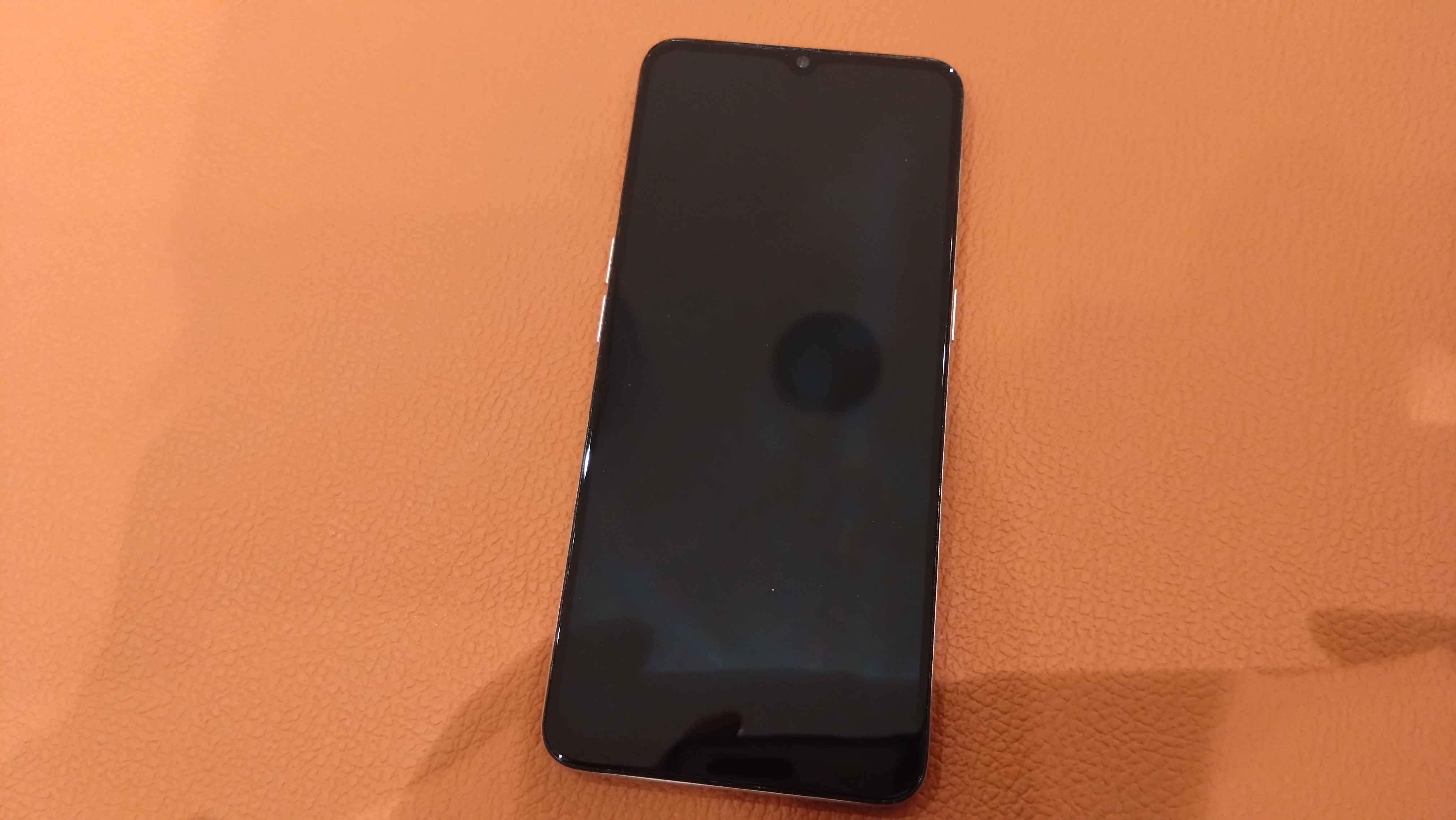 充電の減り方が気になるOPPO A73（オッポエー73）のバッテリー交換を行いました。【スマホ修理工房　仙台PARCO2店】