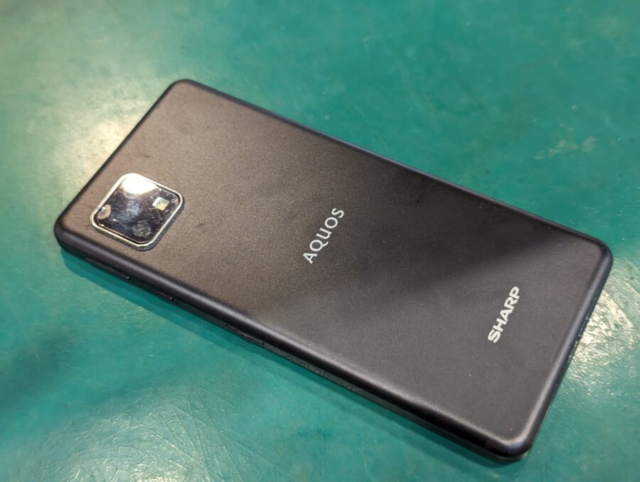 AQUOS sense4(アクオス)の画面が浮いてきた！バッテリー膨張かも！？【スマホ修理工房ペリエ千葉店】