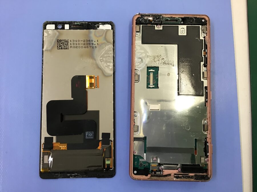 スマホ修理工房王子店/Xperia XZ2Compactの画面交換をいたしました！